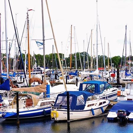 Zwergtaucher Eckernförde Exteriér fotografie